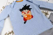 Babyshirt mit Son Goku Applikation genäht. JanaKnöpfchen - Nähen für Jungs