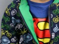 Detail des Reißverschlusses der selbstgenähten Collegejacke. JanaKnöpfchen - Nähen für Jungs