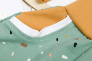 Detail der Tasche an Babyhose. Babygeschenk genäht. JanaKnöpfchen - Nähen für Jungs