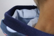Detail der Innenkapuze des selbstgenähten Hoodies. JanaKnöpfchen - Nähen für Jungs