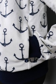 Detail des Ärmelbündchens am selbstgenähten Hoodie für Frauen. JanaKnöpfchen