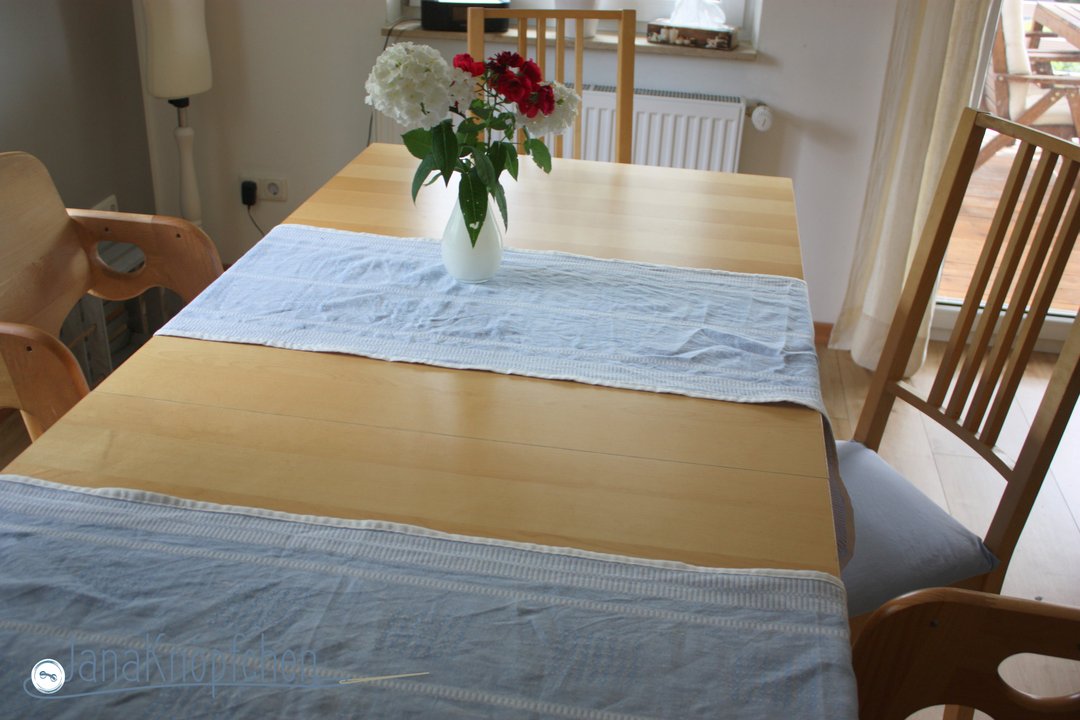 Tischläufer nähen für ein schwedisches Eßzimmer. JanaKnöpfchen - Nähen für Jungs