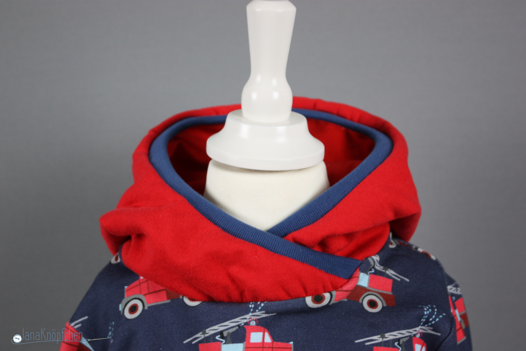Hoodie mit Feuerwehrautos - Feuerwehrhoodie für jungs nähen. JanaKnöpfchen. Nähblog - Nähen für jungs