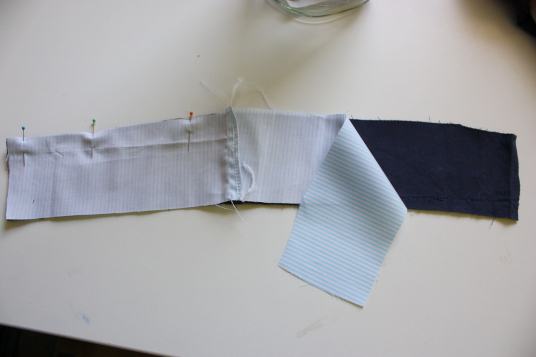 Die untere lange Kante wird nun zusammengenäht. JanaKnöpfchen Tutorial