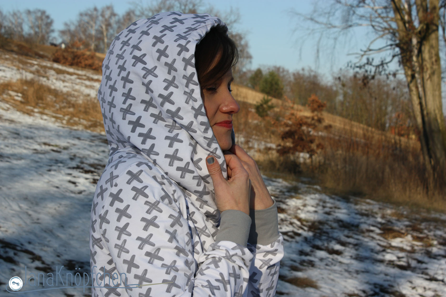 Hoodie Lynn genäht mit Kapuze für Frauen selbst nähen. Kapuzenhoodie Lynn von Pattydoo. JanaKnöpfchen - Nähen für Jungs. Nähblog