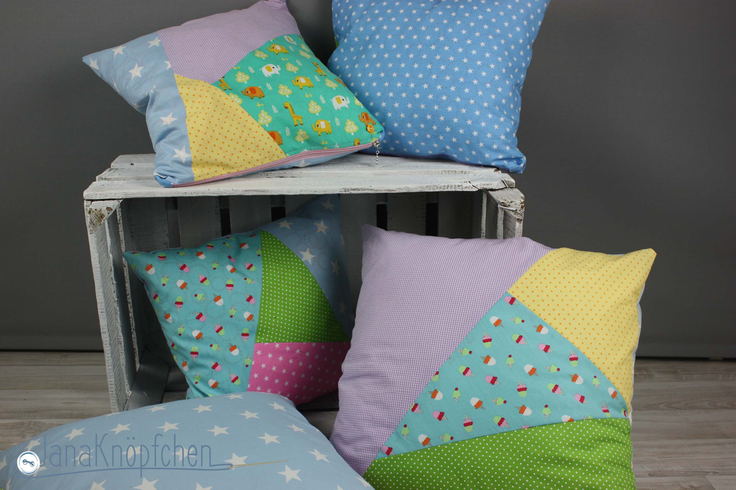 Blogpost Patchworkkissen für die Kita nähen. JanaKnöpfchen - Nähen für Jungs. Nähblog