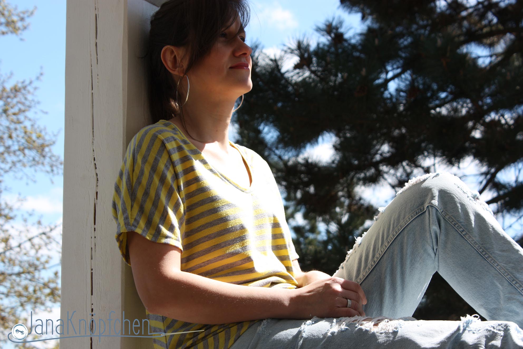 Rückblick: mein erstes selbstgenähtes Shirt für mich war die Elaine nach dem Schnitt von Pattydoo. Und es ist gelb-grau, daher auch gleich bei 12 Colors of Handmade Fashion von Tweet and Greet dabei. JanaKnöpfchen - Nähen für Jungs. Nähblog