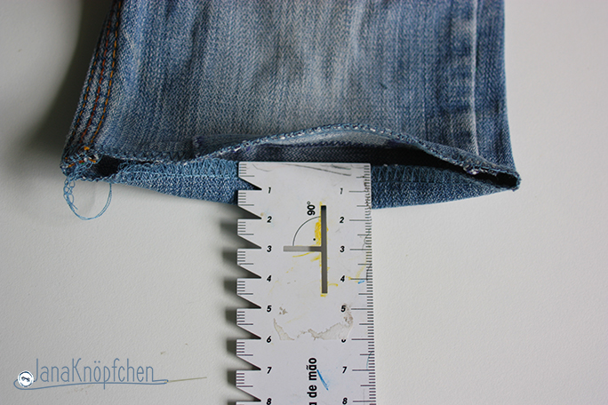Tutorial aus langer Jeanshose kurze Jeans nähen. JanaKnöpfchen - Nähen für Jungs. Nähblog