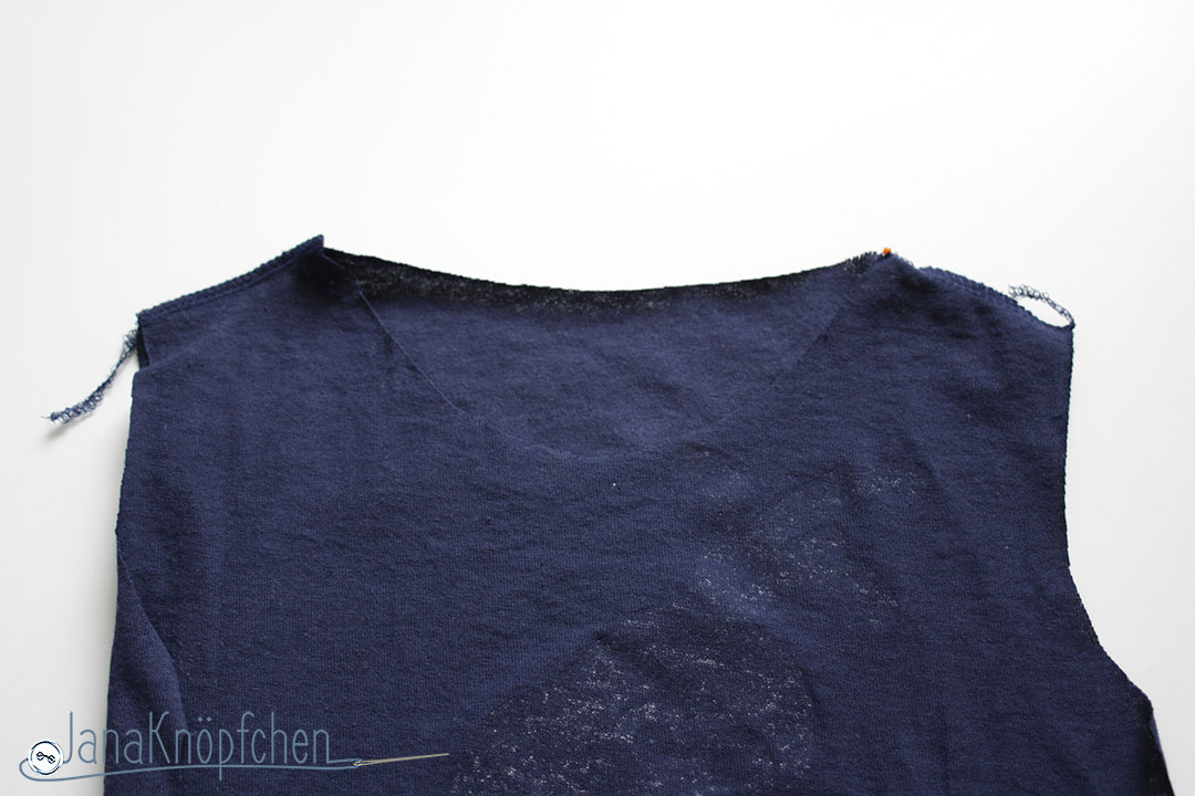 Tutorial upcycling t-shirt aus groß nähe klein. Schulternaht nähen. JanaKnöpfchen Nähen für Jungs