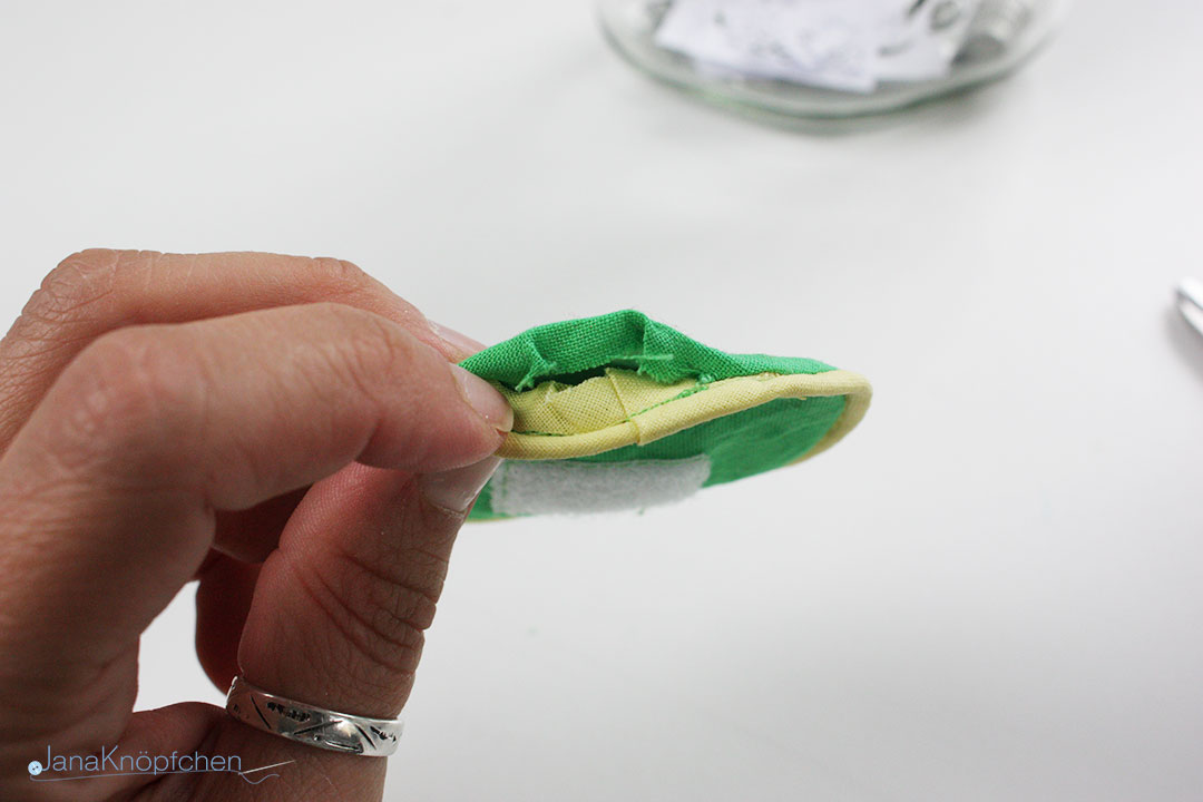 Tutorial Geburtstagskrone Zahl Wendeöffnung einschlagen. JanaKnöpfchen - Nähen für Jungs