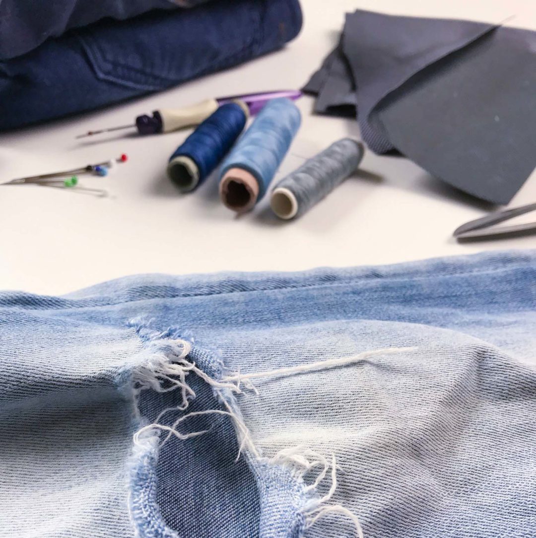 Tutorial wie flicke ich eine Jeans? Blogpost wie flicke ich eine Jeans. JanaKnöpfchen - Nähen für Jungs