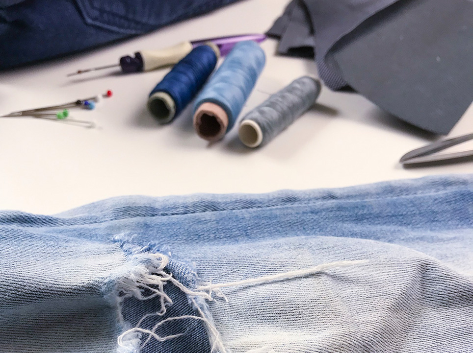 Tutorial wie flicke ich eine Jeans? Blogpost wie flicke ich eine Jeans. JanaKnöpfchen - Nähen für Jungs