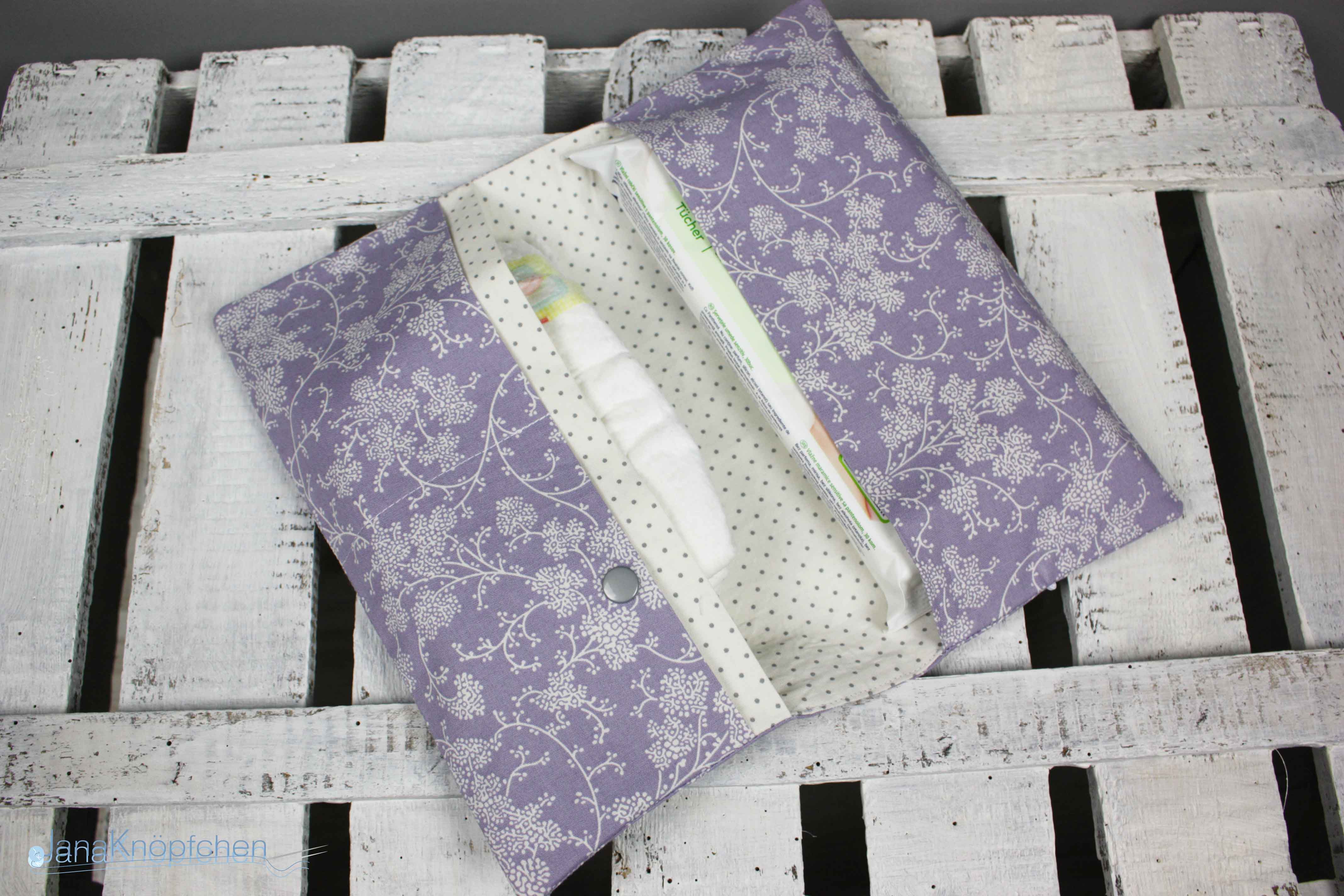 Offene Wickelutensilo für unterwegs. Alles dabei Windeln, Feuchttücher und Stilleinlagen ein super Geschenk für junge Mamas zur Geburt. JanaKnöpfchen