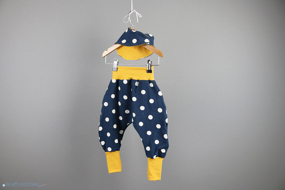 Babyset gepunktete Hose mit Tuch Gr. 80 - für kleine Weltentdecker. JanaKnöpfchen - Shop