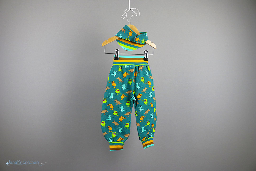 Babyset Mukklashose mit Tuch Gr. 74. JanaKnöpfchen