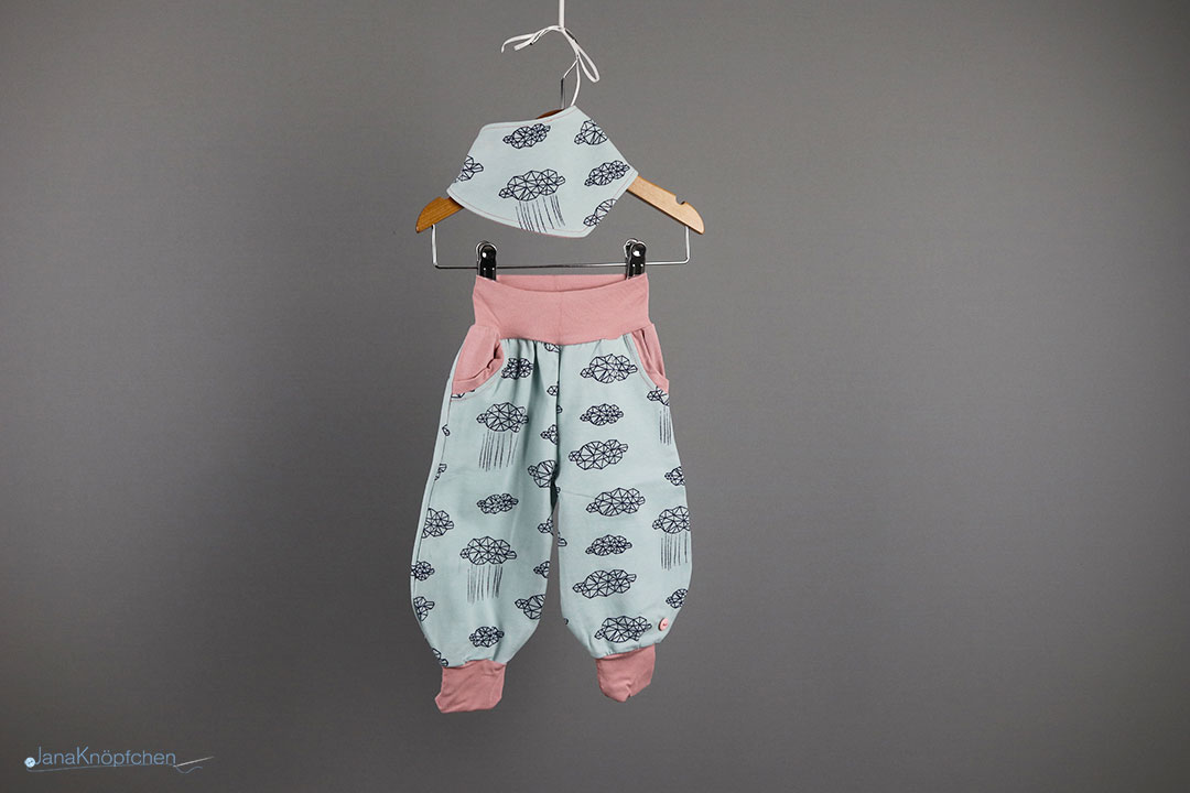 Babyset Wolkenhose mit Tuch für Mädchen - Gr. 62. JanaKnöpfchen