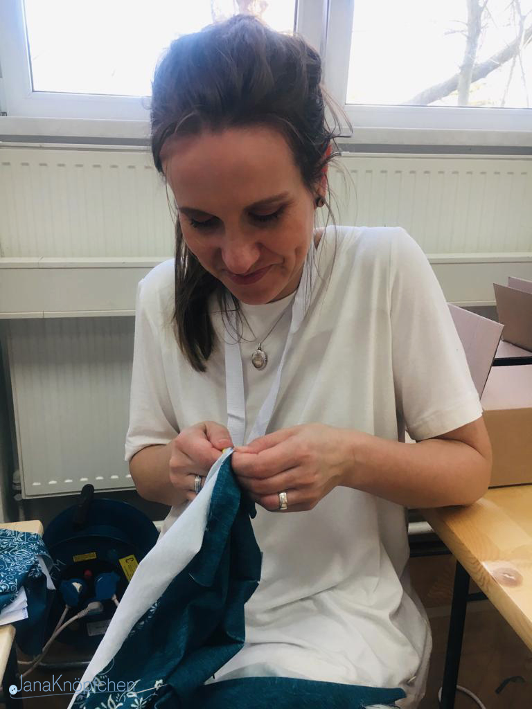 Kleid Chloe in Jeansoptik nähen. JanaKnöpfchen - Nähen für Jungs