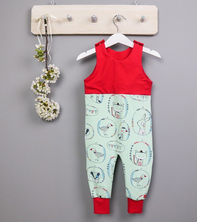 handmade Babystampler mit Tieren für Mädchen in Größe 68. JanaKnöpfchen-Shop. Selbstgenähte Baby- und Kinderkleidung