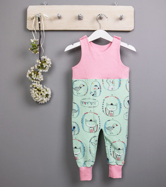 handmade Babystampler mit Tieren für Mädchen in Größe 68. JanaKnöpfchen-Shop. Selbstgenähte Baby- und Kinderkleidung