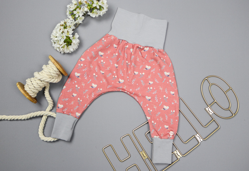 handmade Pumphose mit Vögeln für Mädchen in Größe 56. JanaKnöpfchen-Shop. Selbstgenähte Baby- und Kinderkleidung