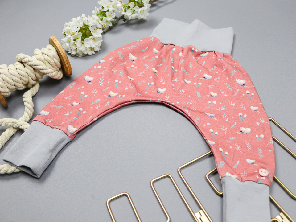 handmade Pumphose mit Vögeln für Mädchen in Größe 56. JanaKnöpfchen-Shop. Selbstgenähte Baby- und Kinderkleidung