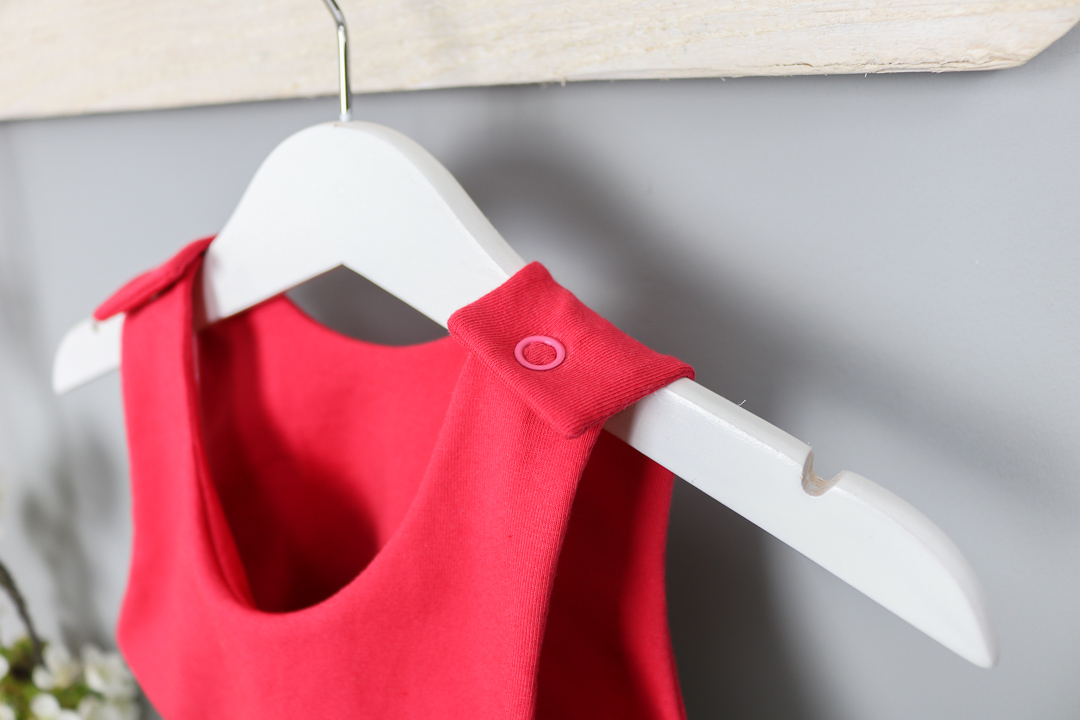 handmade Babystampler mit Tieren für Mädchen in Größe 68. JanaKnöpfchen-Shop. Selbstgenähte Baby- und Kinderkleidung