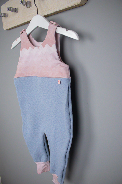 Handmade Babystrampler Gr. 62 für Mädchen - JanaKnöpfchen-Shop. Selbstgenähte Baby- und Kinderkleidung