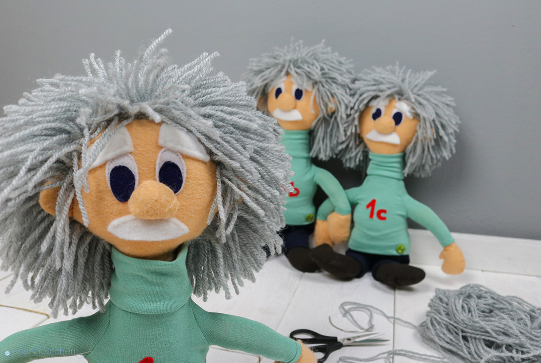 Einsteinpuppen nähen als Einschulgeschenk für die erste Klasse. JanaKnöpfchen - Nähen für Jungs