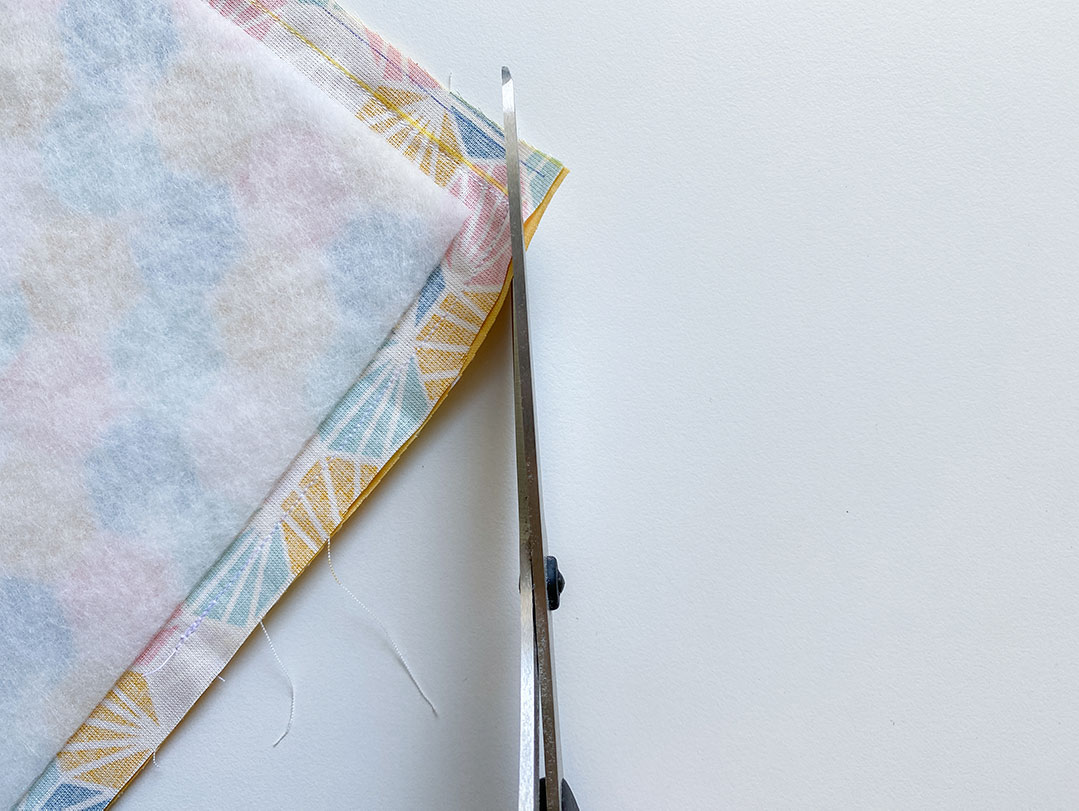 Tutorial Messertasche nähen. Ecken abschneiden. JanaKnöpfchen - Nähen für Jungs