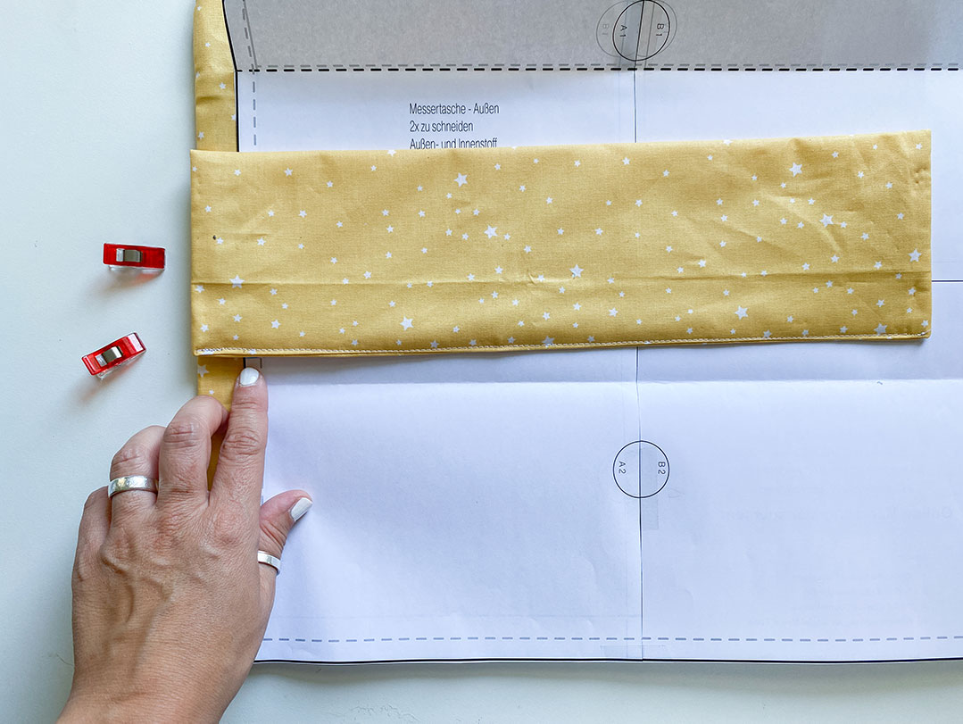 Tutorial Messertasche für den Urlaub nähen. Innenfach auflegen. JanaKnöpfchen - Nähen für Jungs