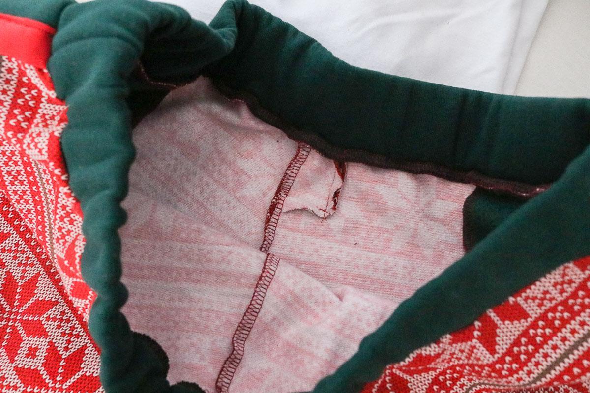 Innenseite gestücket. Detail der Weihnachtsshorts. JanaKnöpfchen. Nähen für Jungs