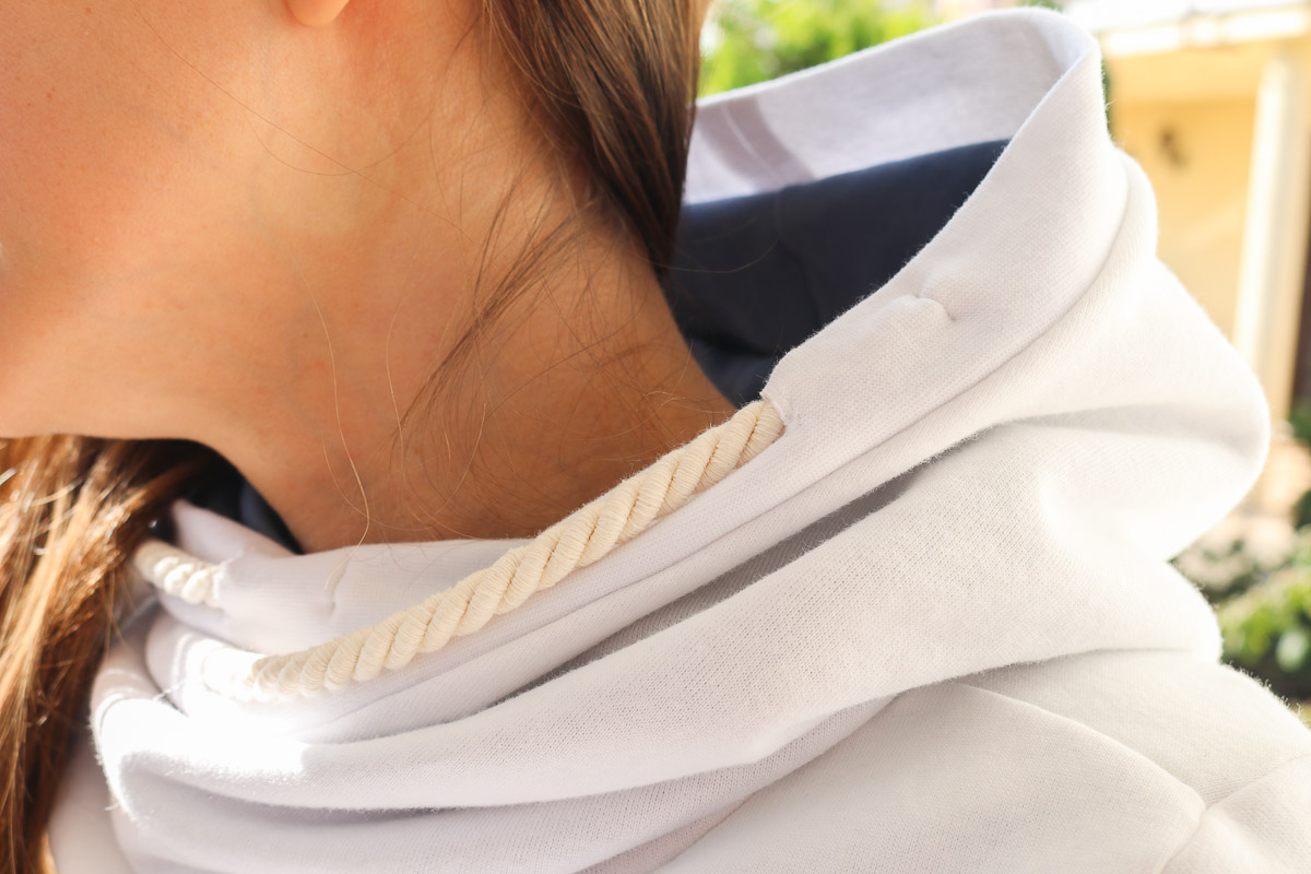 Kordeldetail an Hoodie. JanaKnöpfchen - Nähen für Jungs