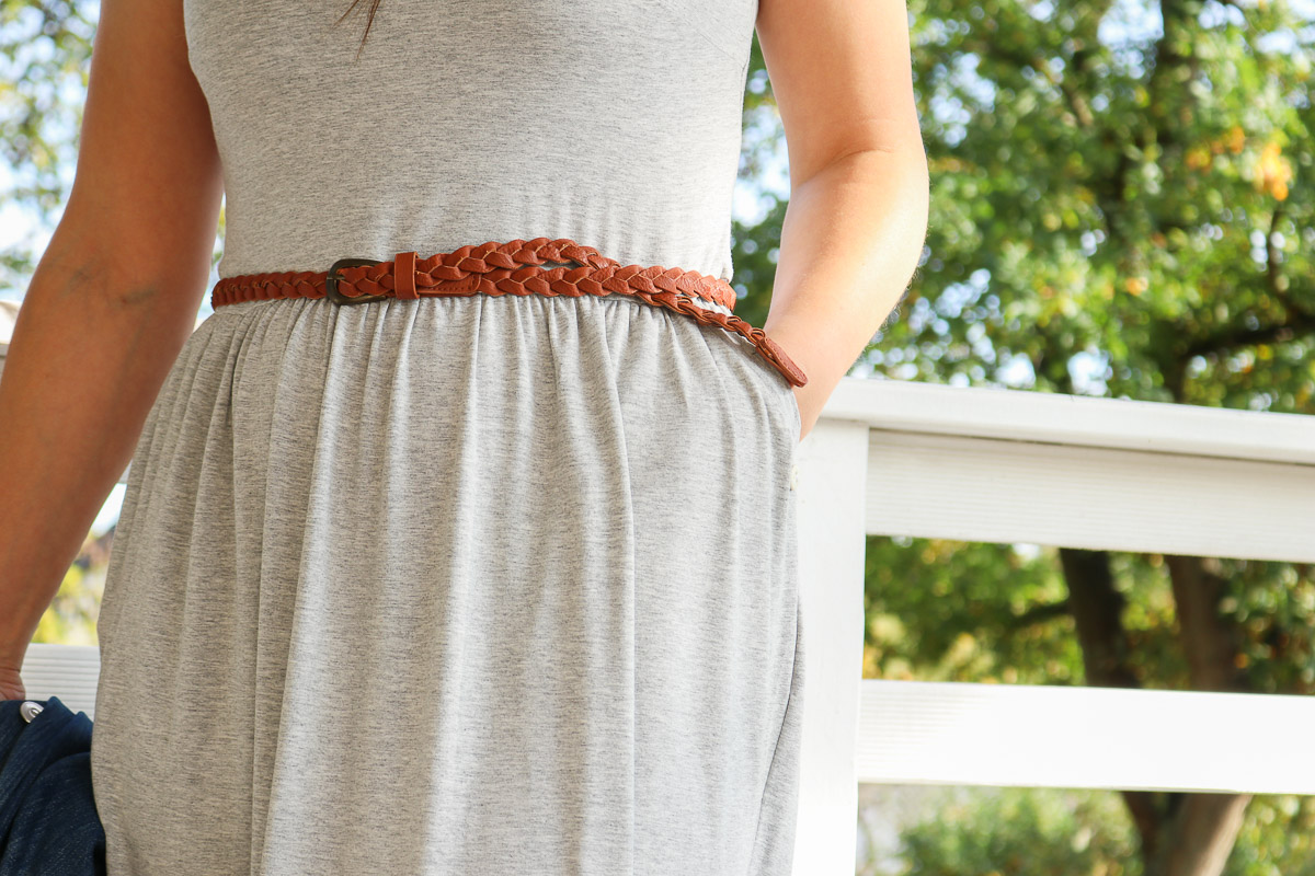 Detail der Tasche und dem Gürtel am selbstgenähten Kleid. JanaKnöpfchen - Nähen für Jungs