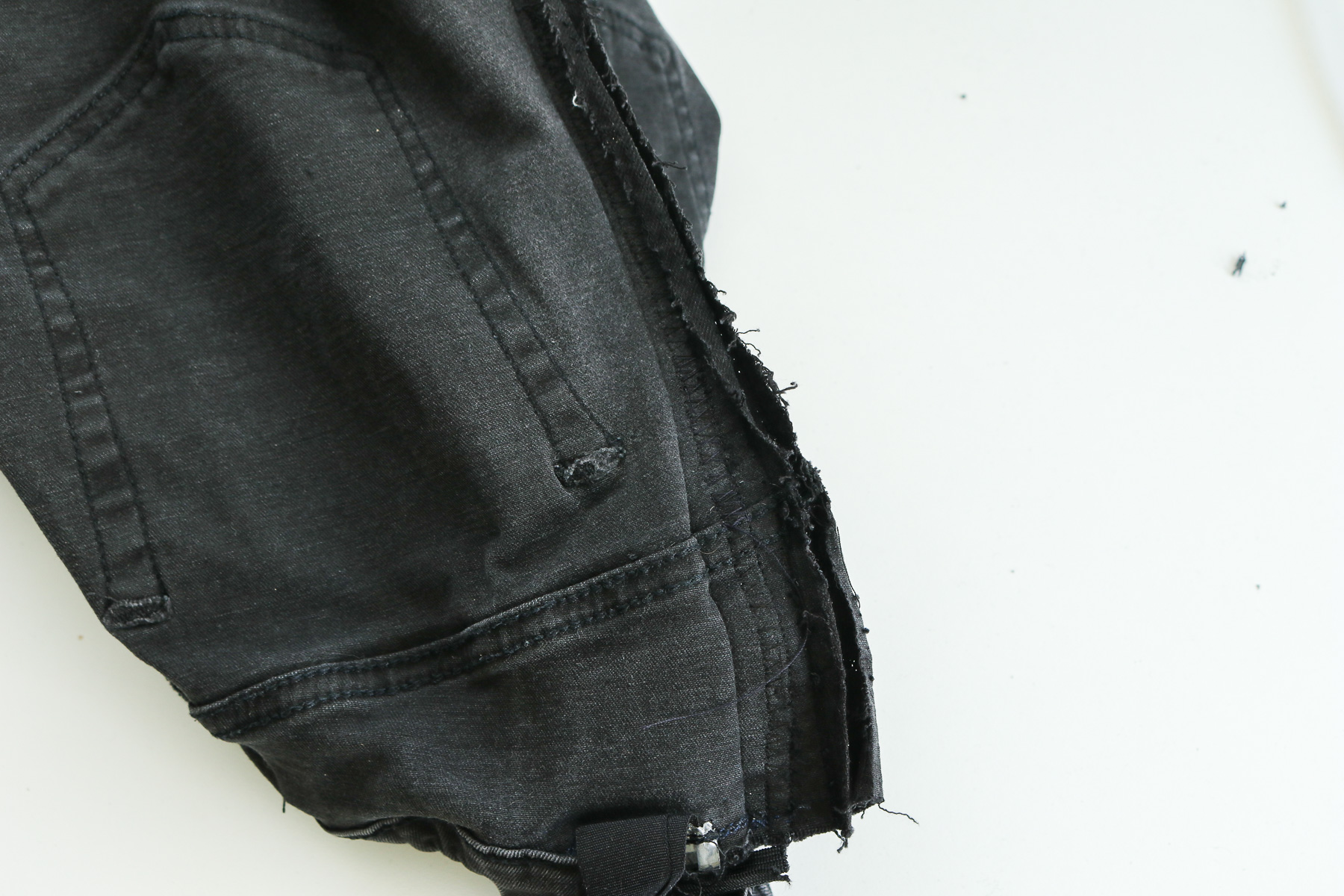 Versäubert Naht der Hose. JanaKnöpfchen - Nähen für Jungs