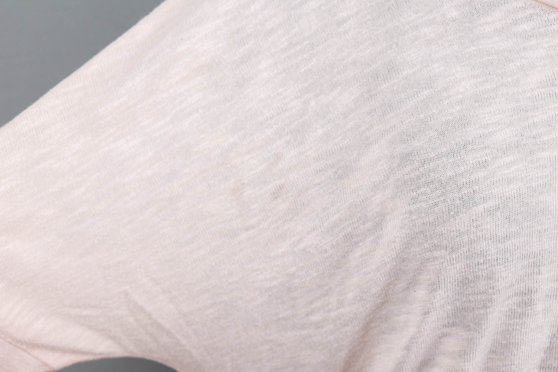 Gekauftes Shirt mit Flecken, die verdeckt werden sollen. JanaKnöpfchen