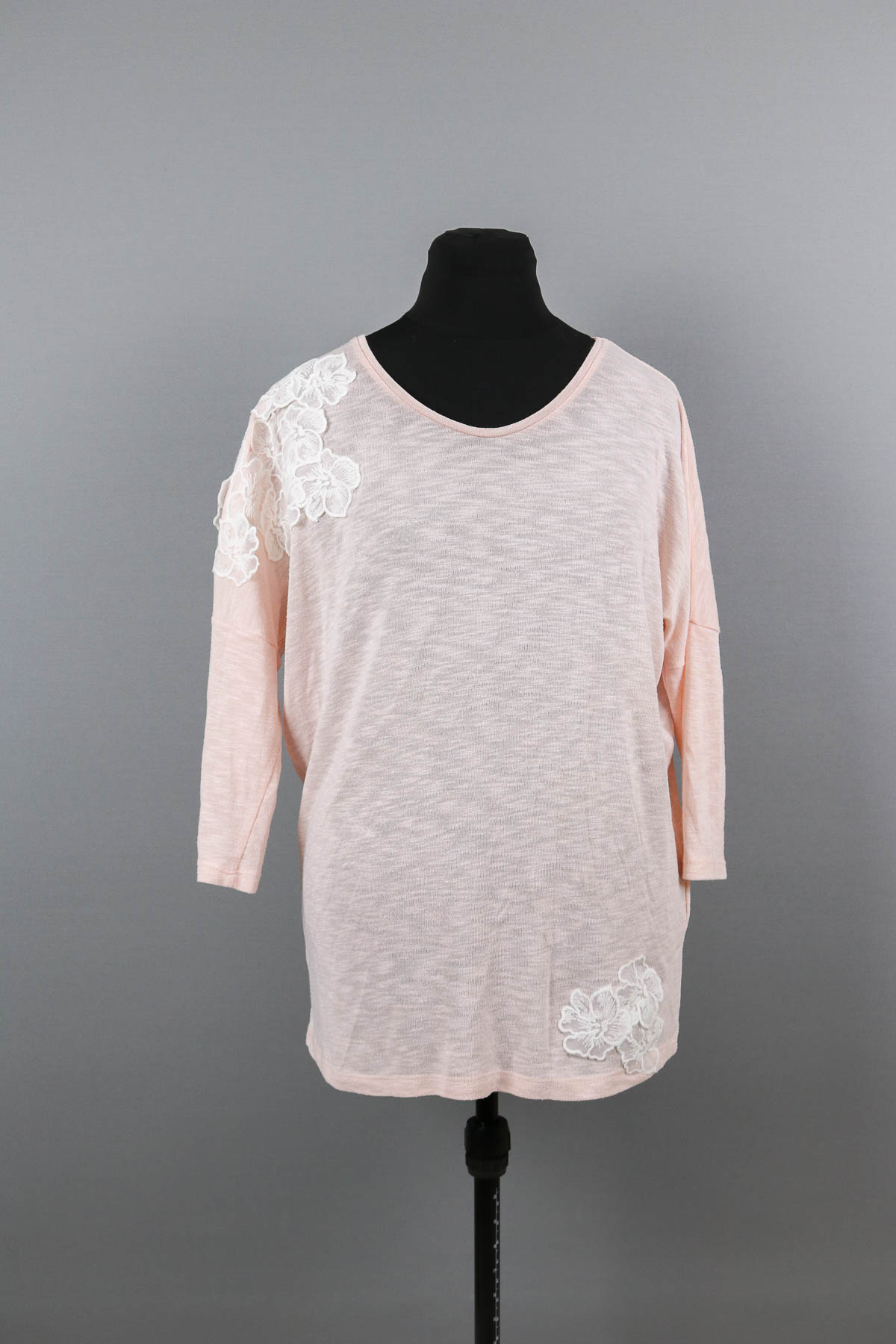 Gekauftes Shirt mit Spitze benähen. JanaKnöpfchen