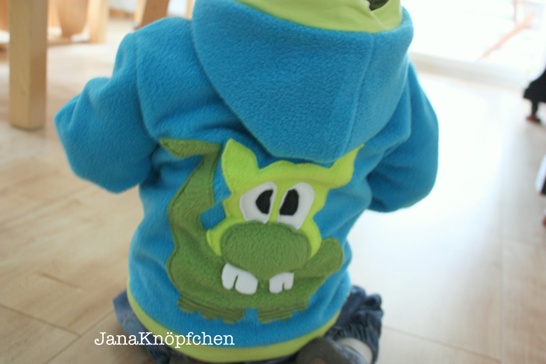 Fleecejacke für Jungs nähen Teil 1 mit Drachenapplikation . JanaKnöpfchen - Nähen für Jungs