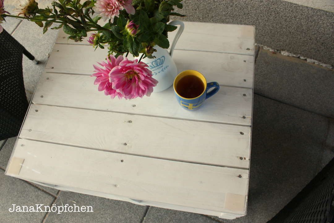 Upcyclingprojekt Terrassentisch bauen - aus alten Paletten Terassentisch bauen. JanaKnöpfchen - Nähen für Jungs